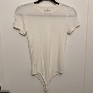 Medium ribbed white hollister short sleeve bodysuit